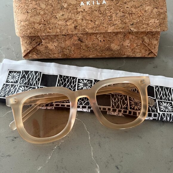 NWT AKILA POMELO SUNGLASSES - Picture 1 of 7